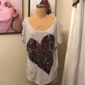 Express sequined heart short sleeve T-shirt large
